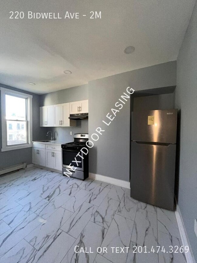 Building Photo - 220 Bidwell Ave Unit 2M