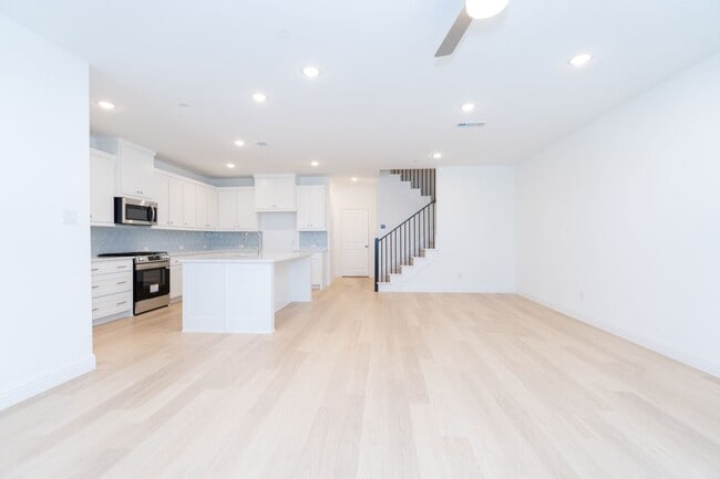 Photo - 9508 Espalier St