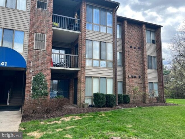Photo - 8141 Needwood Rd