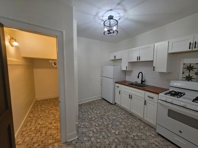 Photo - 124 Dawes Ave