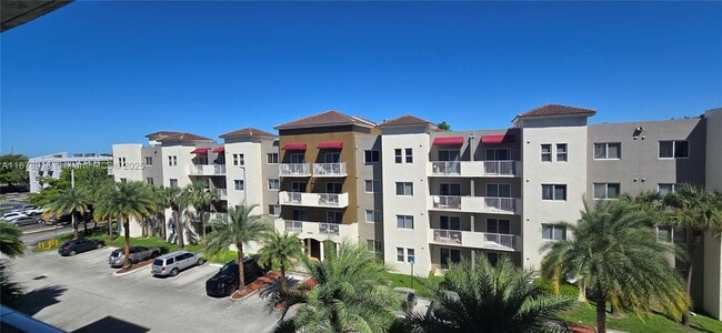 Building Photo - 11060 SW 196th St Unit 401