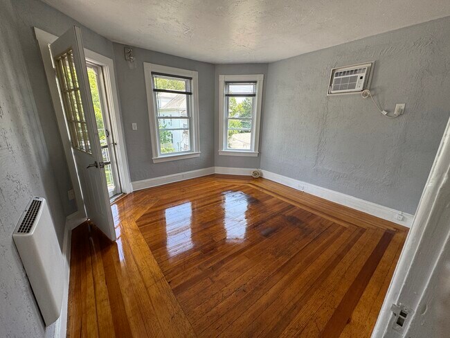 Photo - 52 Avery St