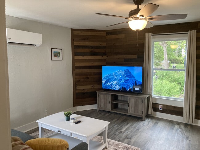 Sala de estar - 1504 Pierce St Unidad B