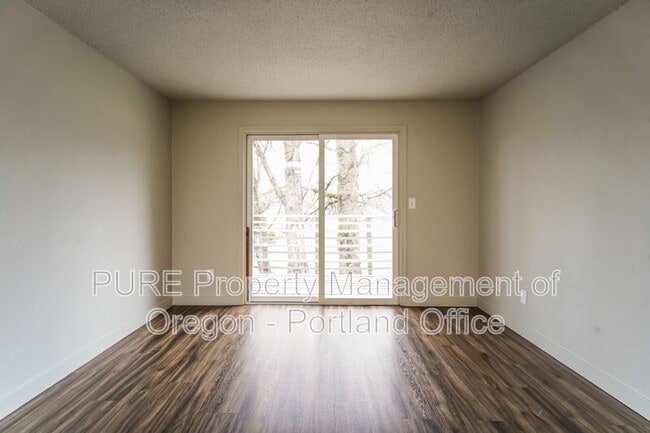 Photo - 18411 E Burnside St