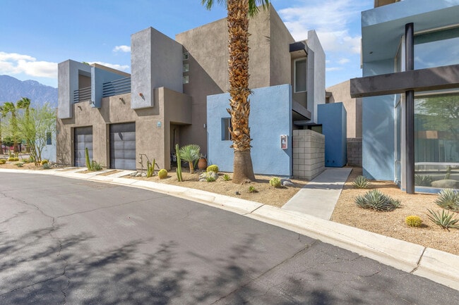 Photo - 220 Enterprise Way