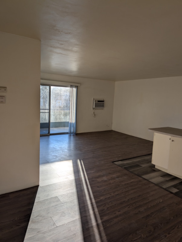 Building Photo - 1025 N Madison St Rental