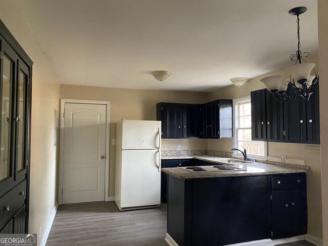 Photo - 202 Academy St