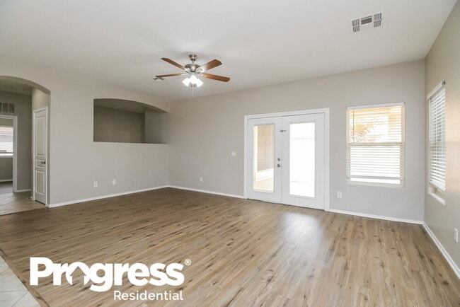 Photo - 1958 E Dublin St