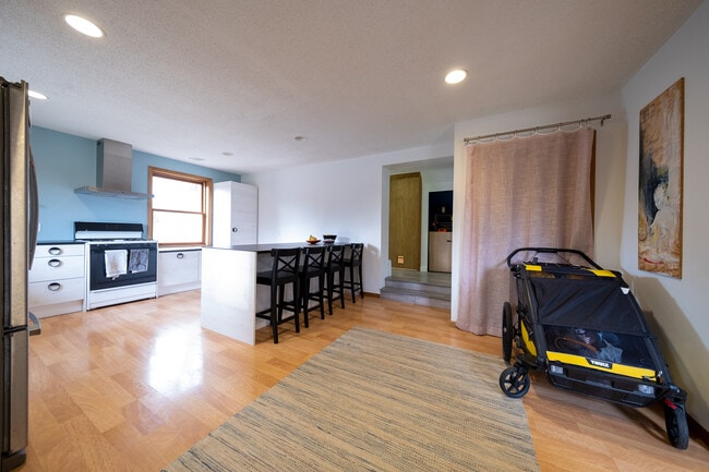 Photo - 14130 35th Ave N