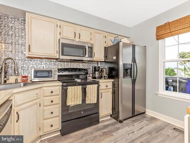 Photo - 6338 Towncrest Ct