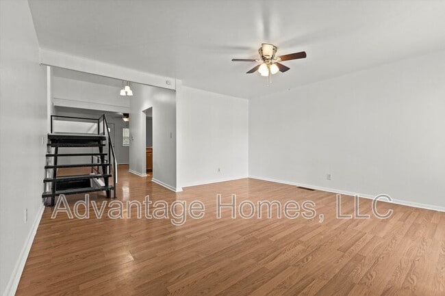 Photo - 805 N 70th St