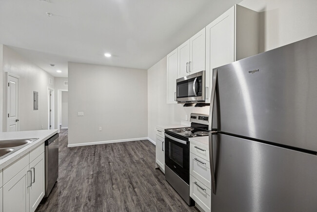 Building Photo - Whispering Oaks