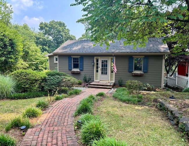Building Photo - 155 Ridgeway Cir