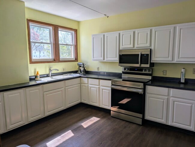 Photo - 3675 E Pulaski Ave Unidad Pulaski Apartment