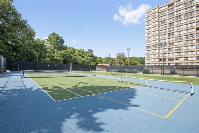 Photo - 250 Hammond Pond Pkwy Unit 707S