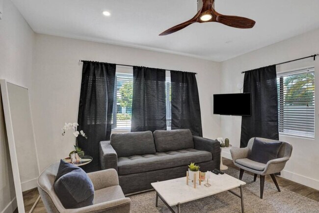 Photo - 3020 Seville St Apartamento Unidad ID1228970P
