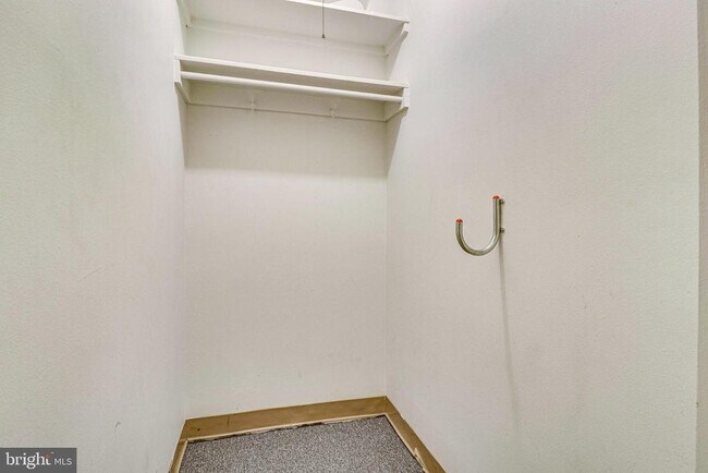 Photo - 1111 Arlington Blvd Unidad 812