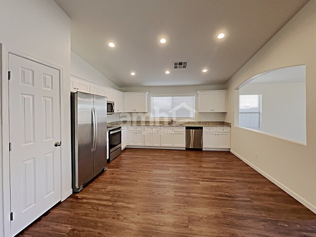 Photo - 17211 W Watkins St