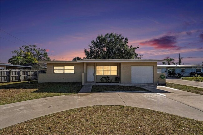 Photo - 2169 Dell Ave