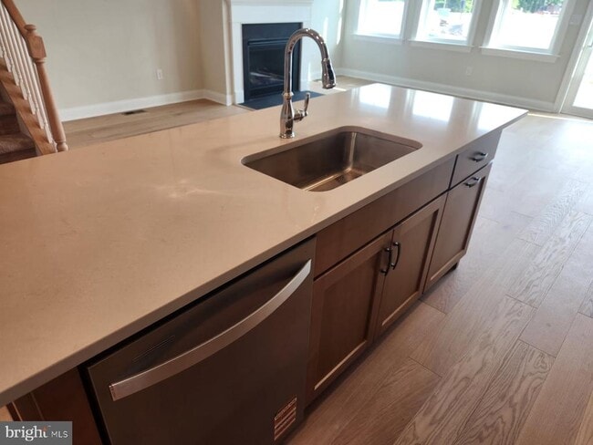 Photo - 328 Foxtail Ln