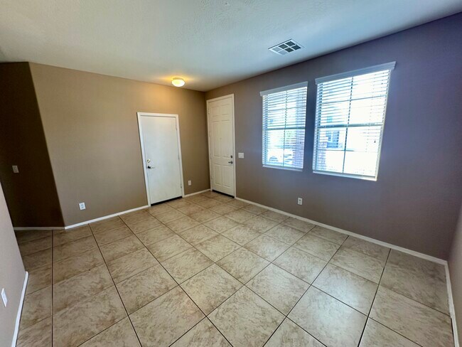 Photo - 11752 W Foothill Dr