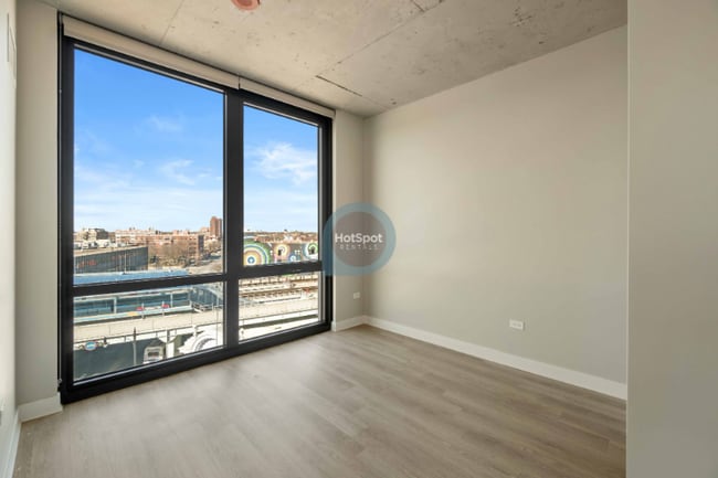 Photo - 4600 N Broadway