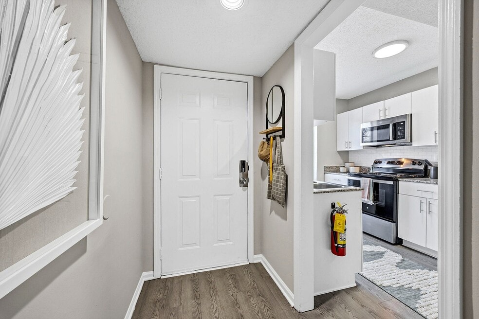 215-Enclave 425 - Model - Entry (3)