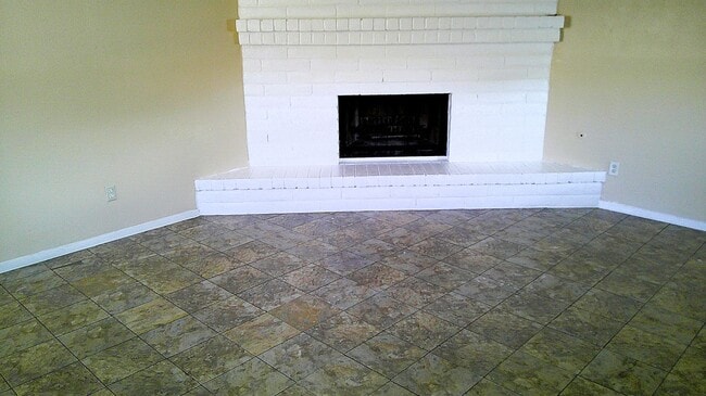 Photo - Adorable Single Level Eastside Duplex With Evaporative Air Located In Quiet Neighborhood
