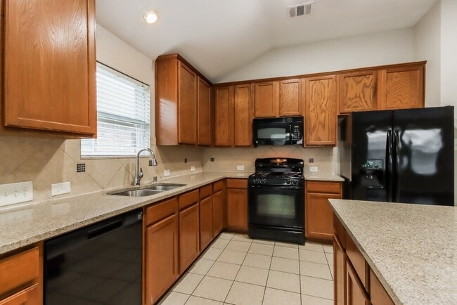 Photo - 21519 Kings Bend Dr