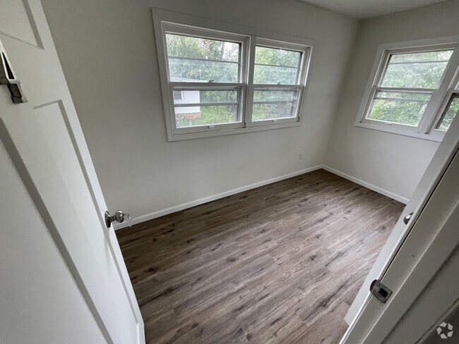 Building Photo - 807 Wood St Rental
