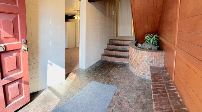 Building Photo - 2740 University Ave Unit 34B