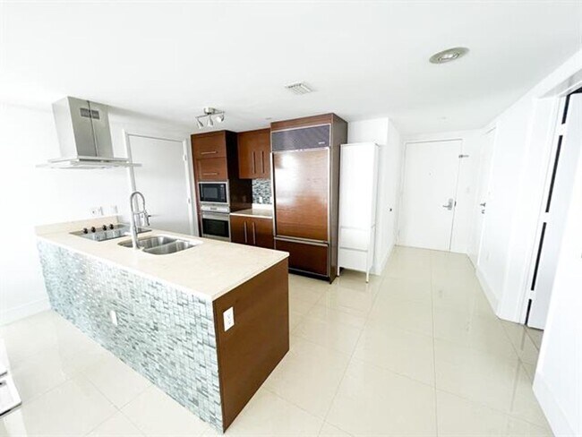 Photo - 495 Brickell Ave Unidad 495 Brickell # 2611