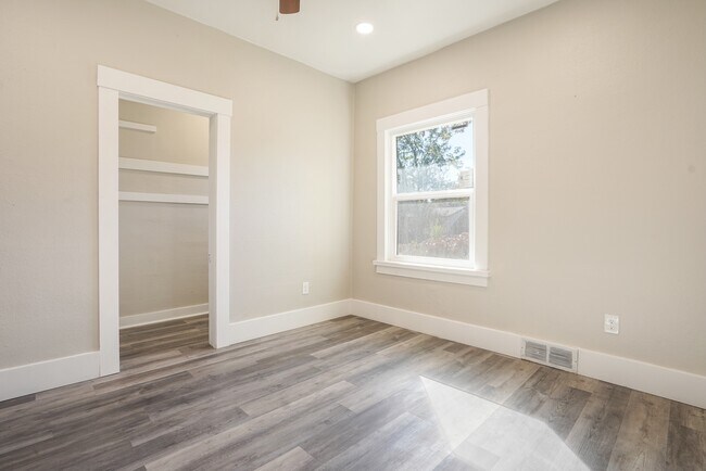 Photo - 1601 Miller Ave Unit 1601