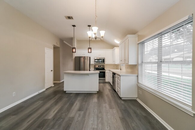 Photo - 200 Woodstone Dr