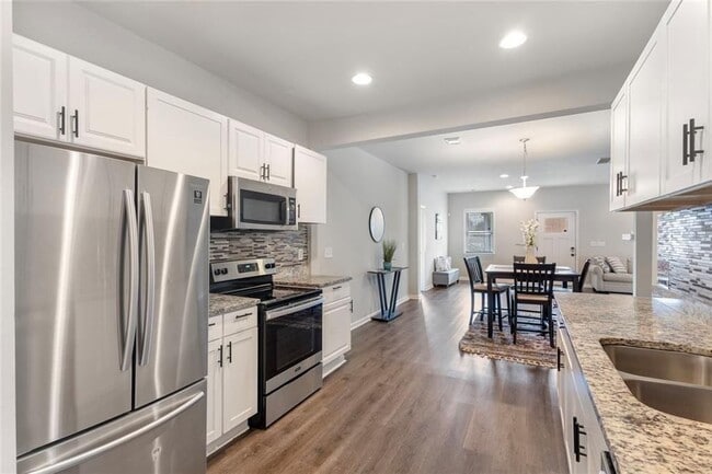 Photo - 1585 Archer St SW