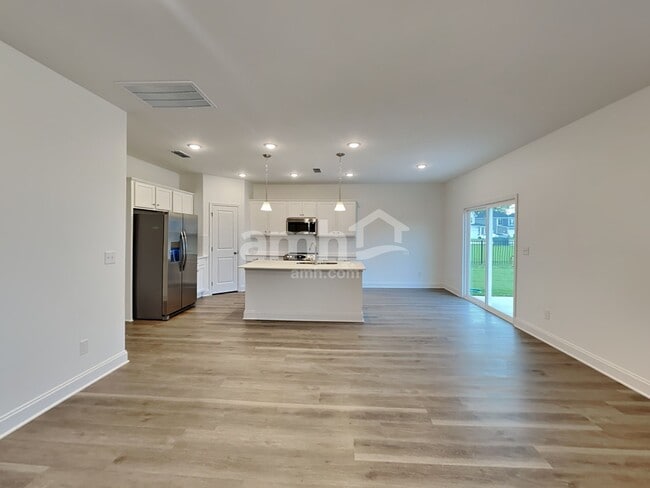 Photo - 201 Gershon Way