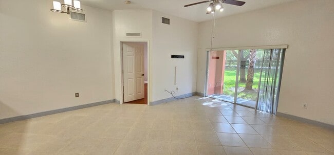 Building Photo - 3340 Palomino Dr