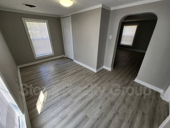 Photo - 2935 Harrison Ave