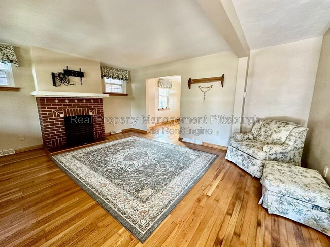 Photo - 1130 Downlook St
