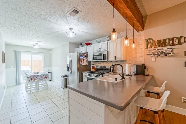 Photo - 3704 Ginger Ln