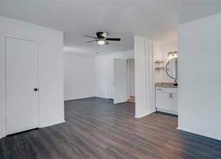 Photo - 307 Lone Oak Cir