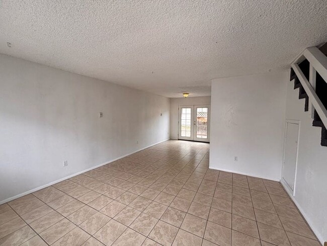 Photo - 862 Iowa Ave Unit 1