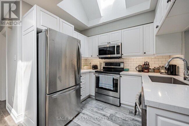 Photo - 213 Langley Ave Unit Upper