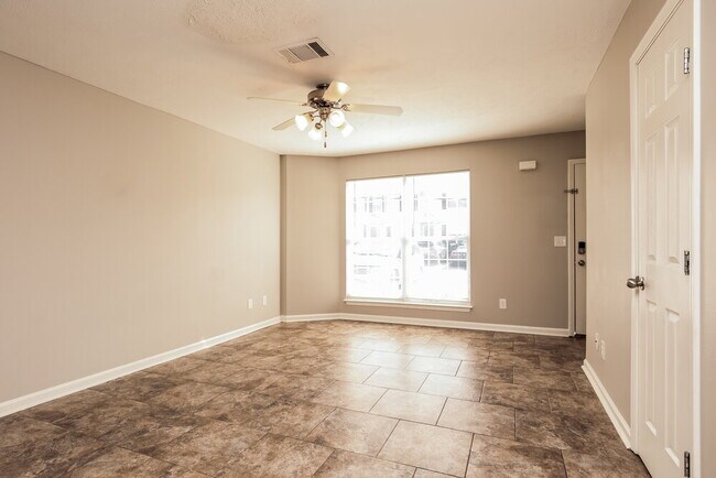 Photo - 8019 Logan Dr