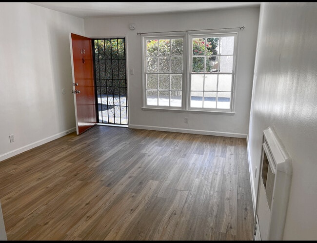 Photo - 1601 N Normandie Ave