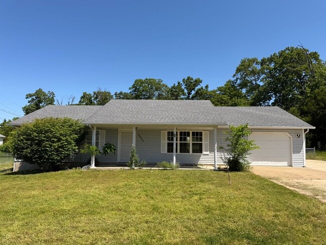 Building Photo - 3-Bedroom Home in Quiet Neighborhood Located in St. Robert, MO!