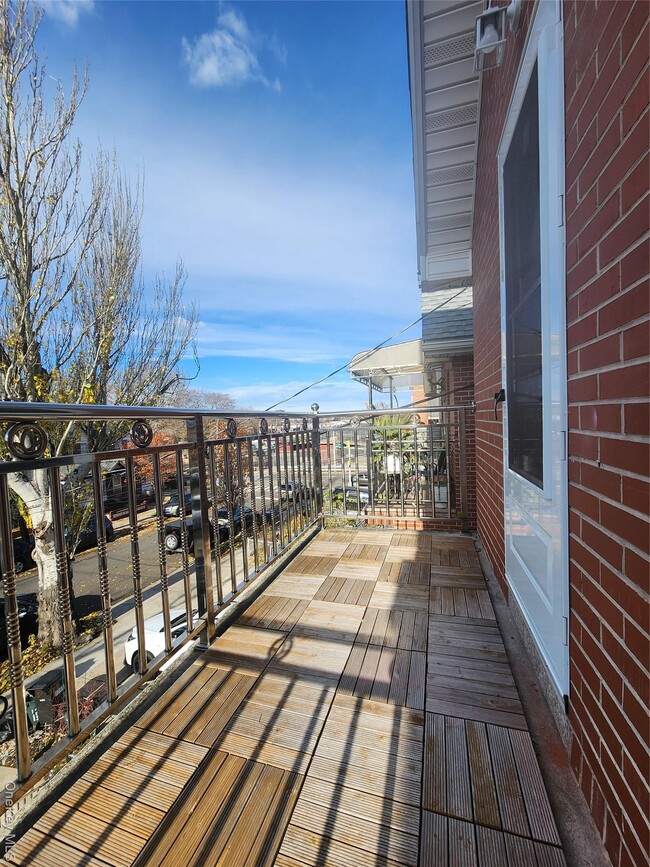 Photo - 61-21 159th St