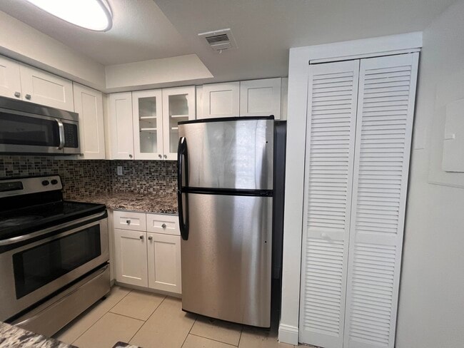 Photo - 728 Executive Center Dr Unit 11
