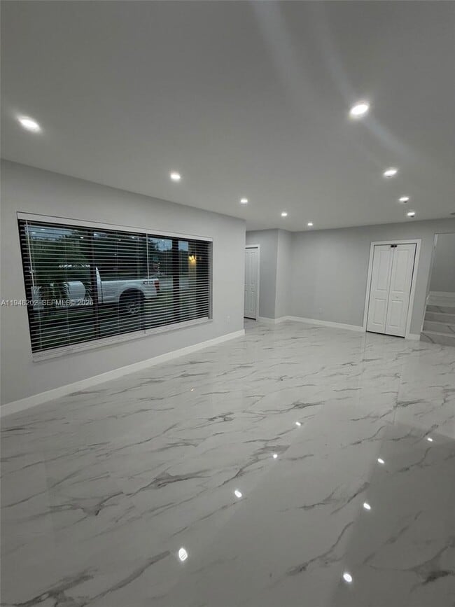 Photo - 1085 NW 191st St