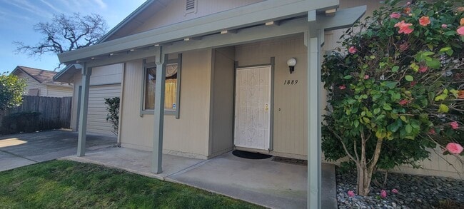 Building Photo - Low Maintenance Lifestyle Near Sacramento River Trail